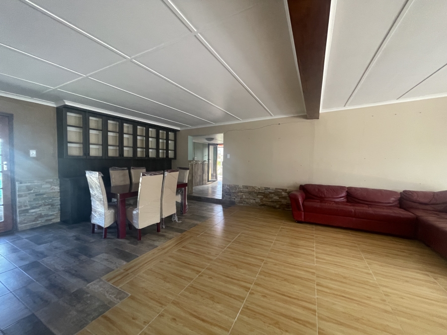 4 Bedroom Property for Sale in Cove Ridge East Eastern Cape